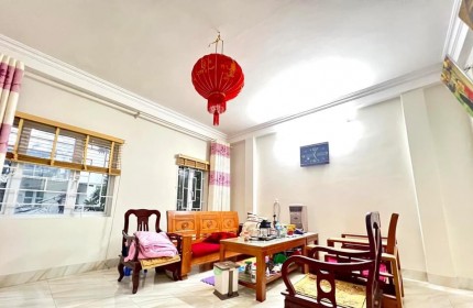 Bán nhà phố Đại La, Hai Bà Trưng 32m2, 5 tầng, mt 5m nhỉnh xíu 4 tỷ